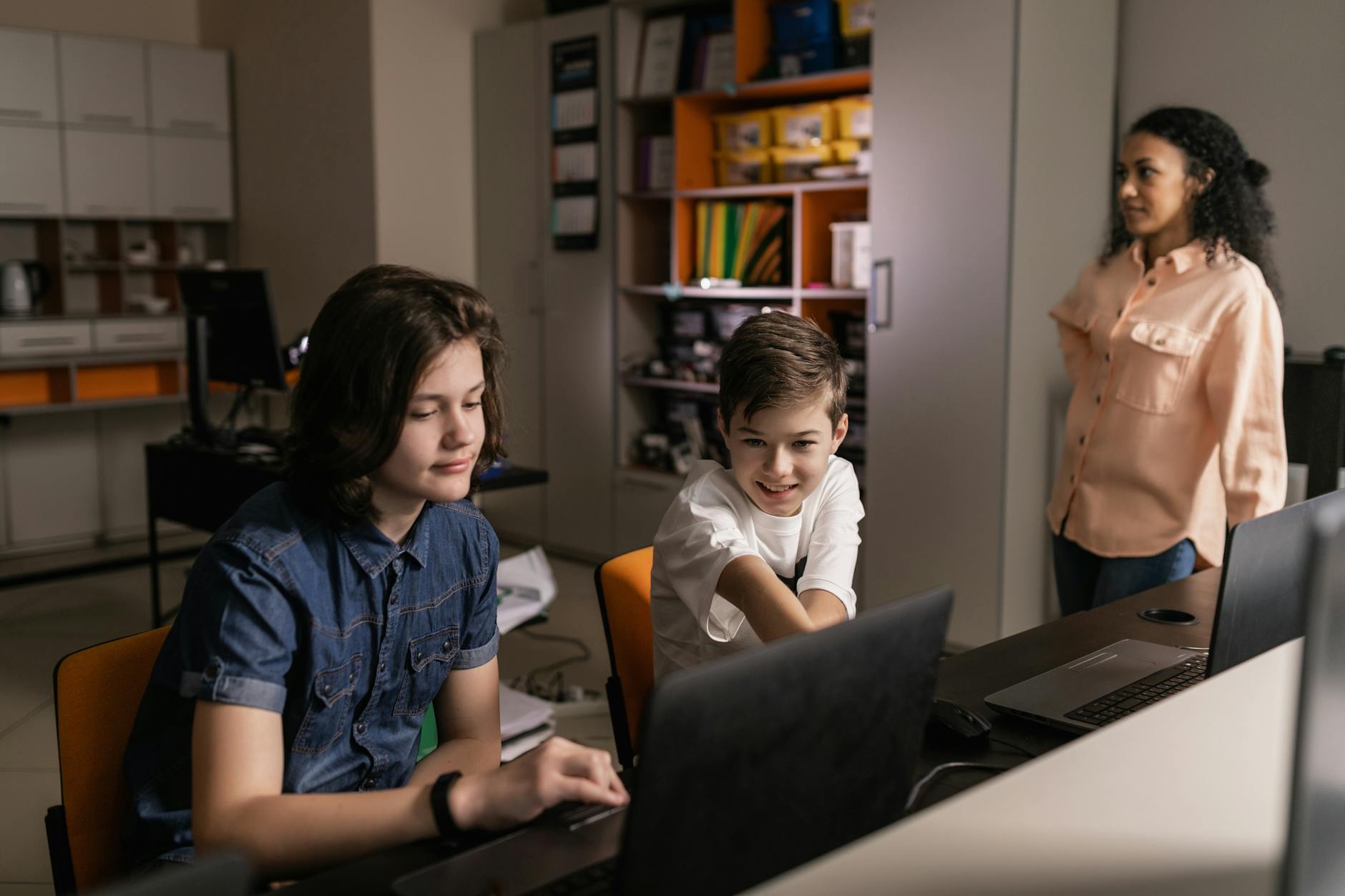 What Universities Discovered When They Tracked Email Response Times